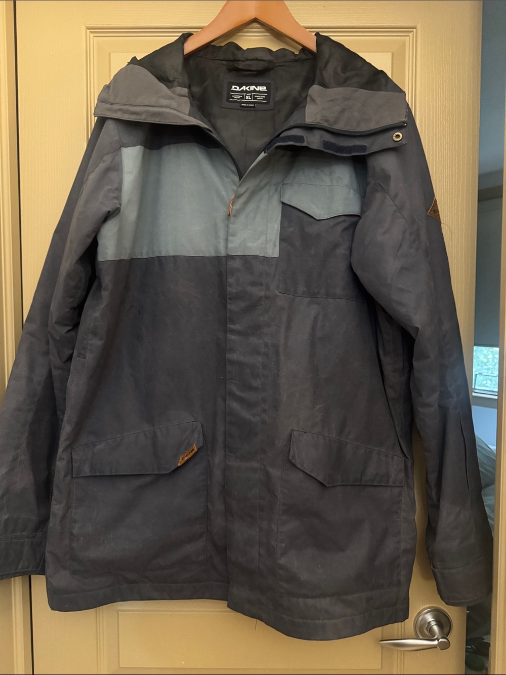 Dakine Men's Navy and Light Blue Two-Tone Ski Jacket